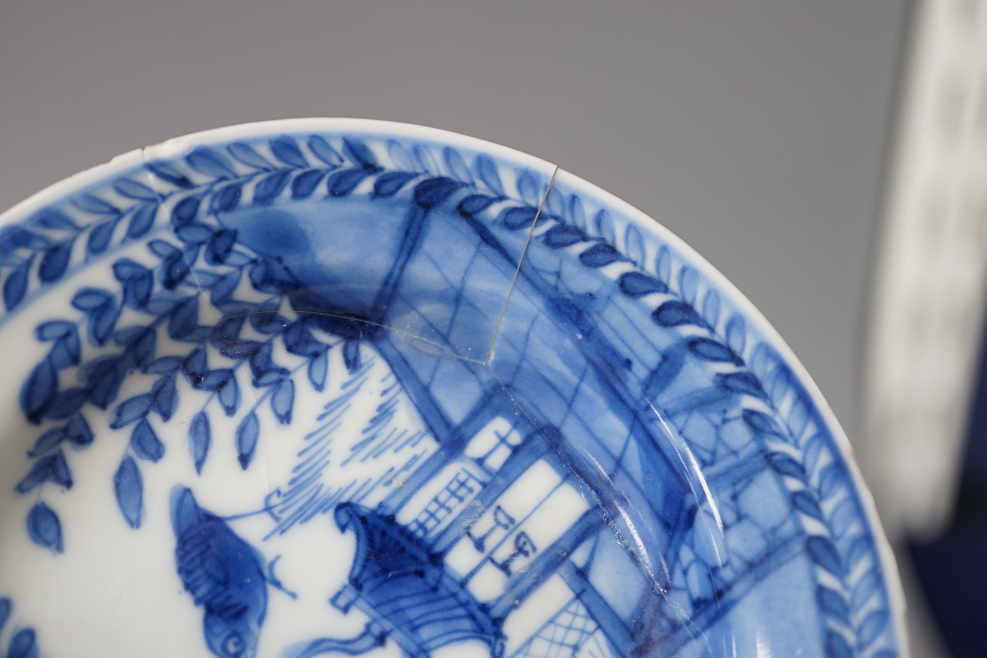 3 Chinese Kangxi blue and white tea bowls and saucers, 10cm diameter